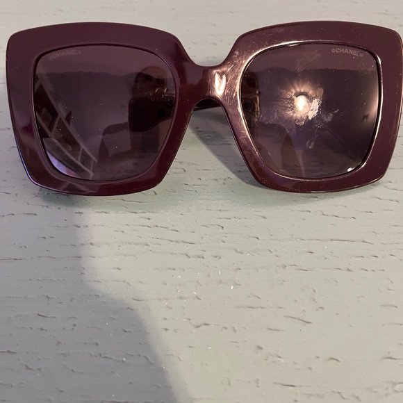 Large Chanel Sunglasses in excellent condition - Picture 5 of 5